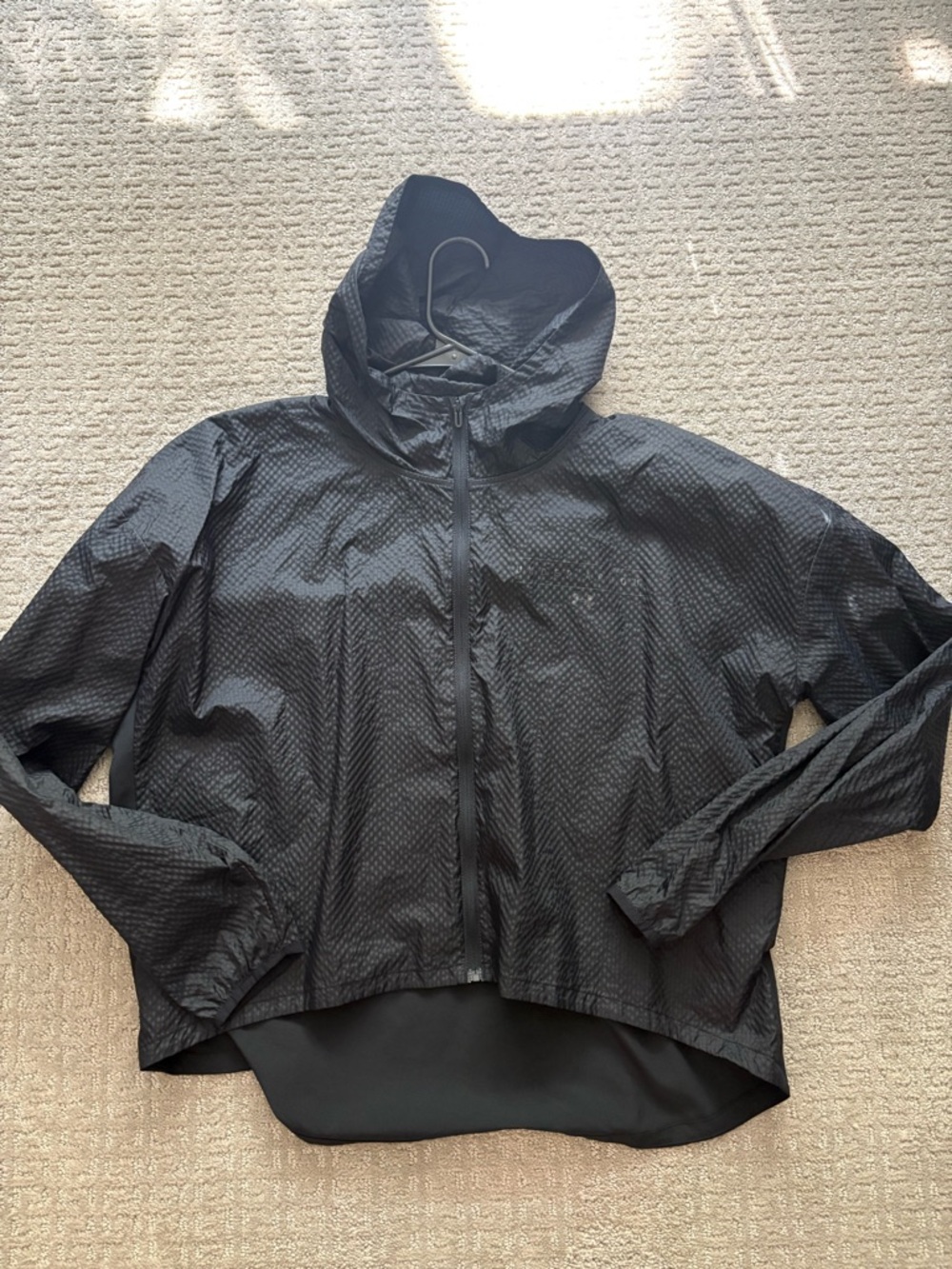 Under Armor Lightweight Black Hooded Jacket Windbreaker